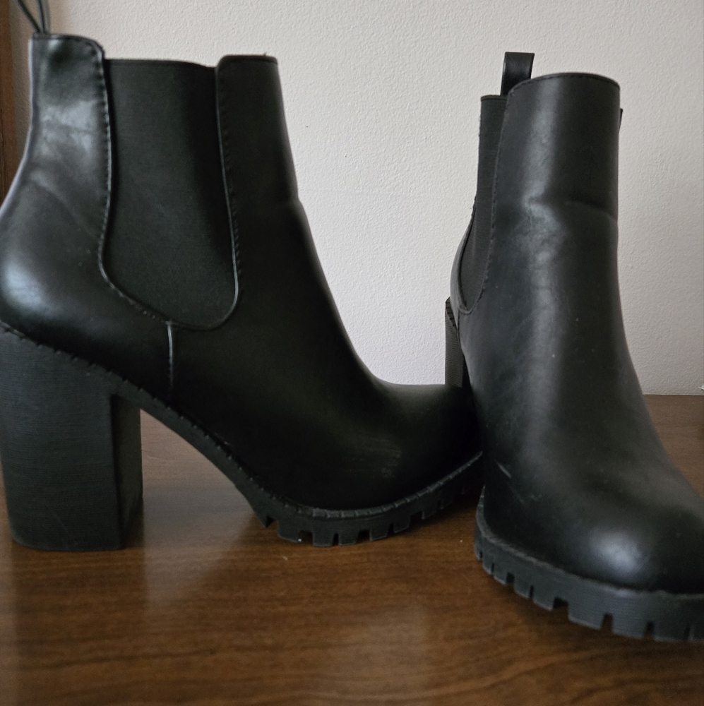 Soda Black Ankle Booties with Chunky Heel
